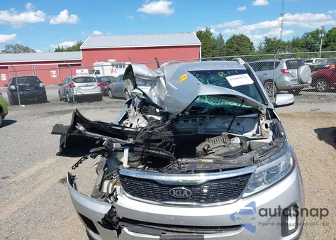 2015 Kia Sorento Lx z USA, uszkodzony, nr VIN 5XYKT4A62FG623407